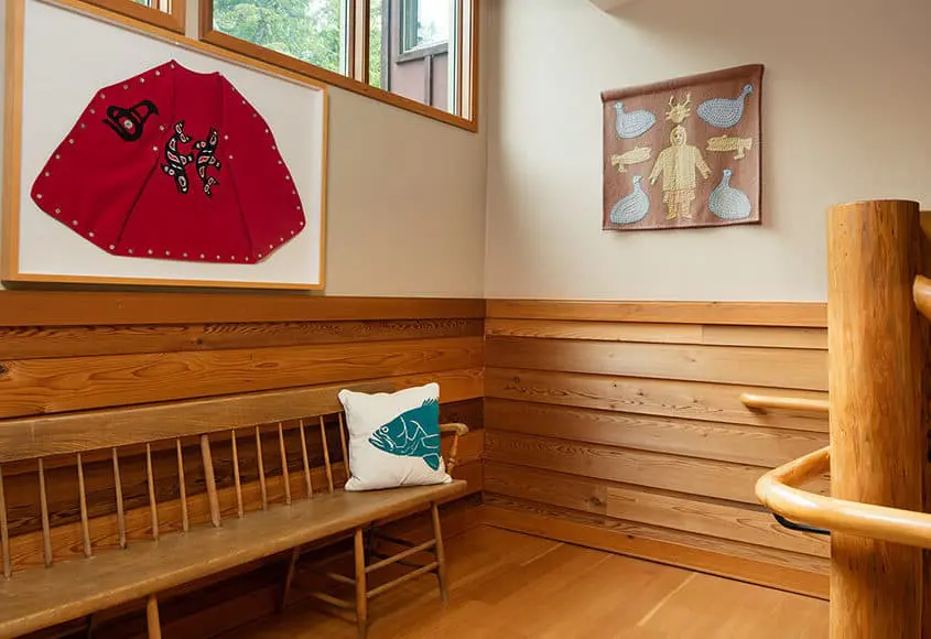 lodge-12 Pacific King Lodge interior