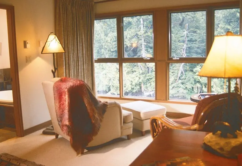 wsf-lodge-interior--11 Pacific King Lodge room interior